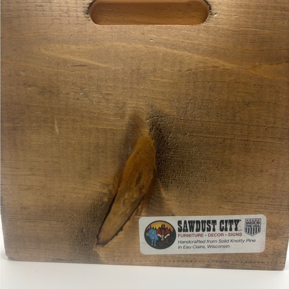 SAWDUST CITY WOODEN SIGN - Vintage Look - Picture 2 of 3